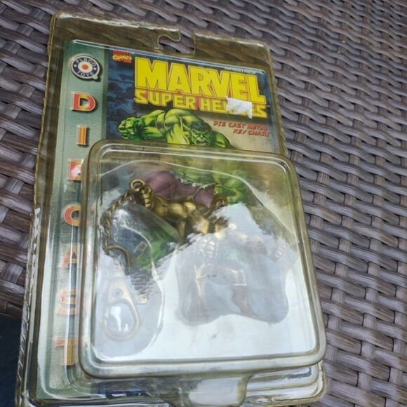 Vintage NIB Hulk Metal Keychain Backpack Hanging Charm - Picture 3 of 7